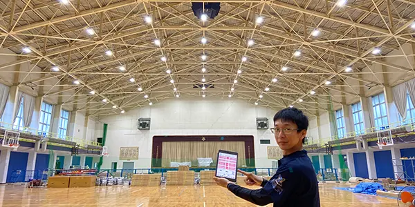 iPadで職員室から体育館のフル2線照明を遠隔操作