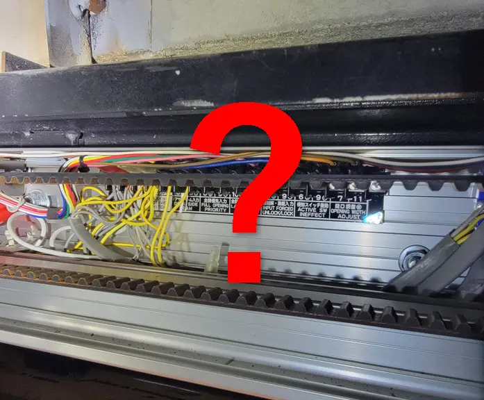 自動ドアの端子