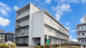 老人ホームの自動ドアをスマホで操作