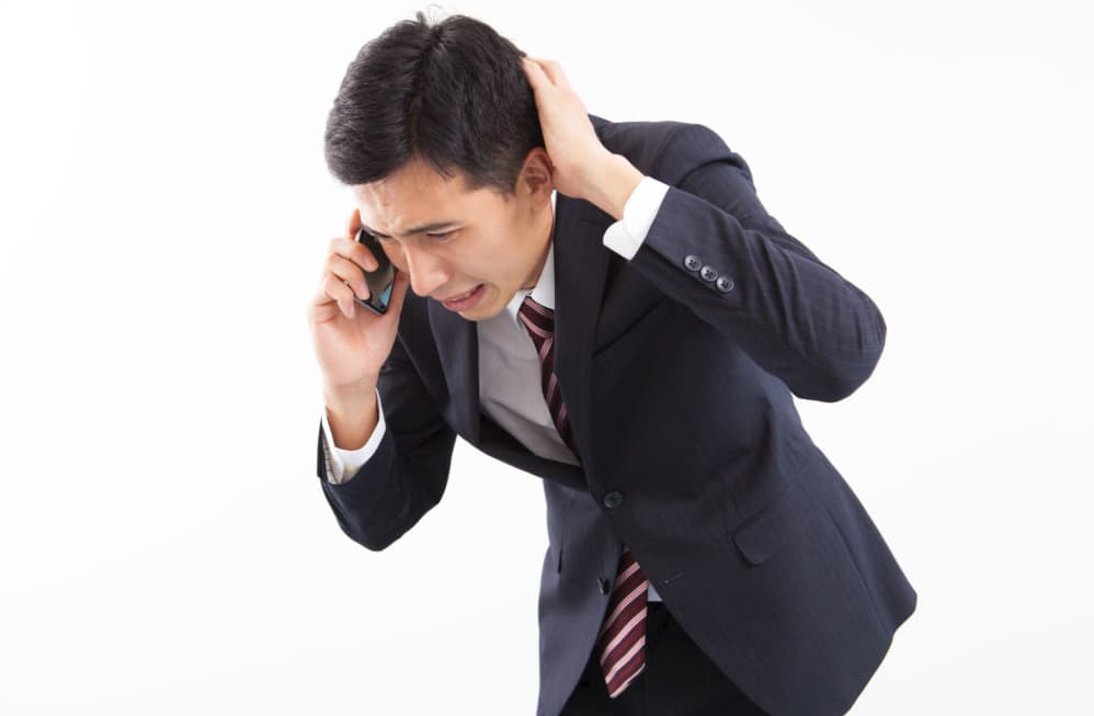 謝罪するサラリーマン